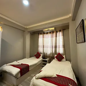 Hostel 8848